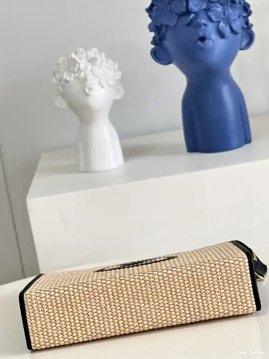 Cheap CHAIN ON POUCH LOUIS TOILETRY VUITTON 0525